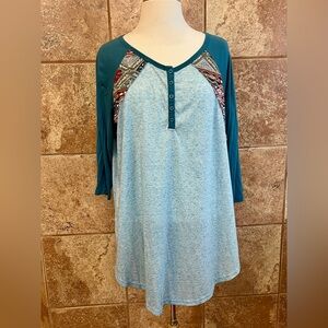 Umgee Raglan Sleeve Multi Print Knit Top Size 1XL